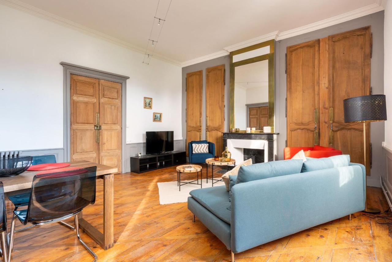 Appartements Au Chateau Ars Ars-sur-Formans Екстер'єр фото